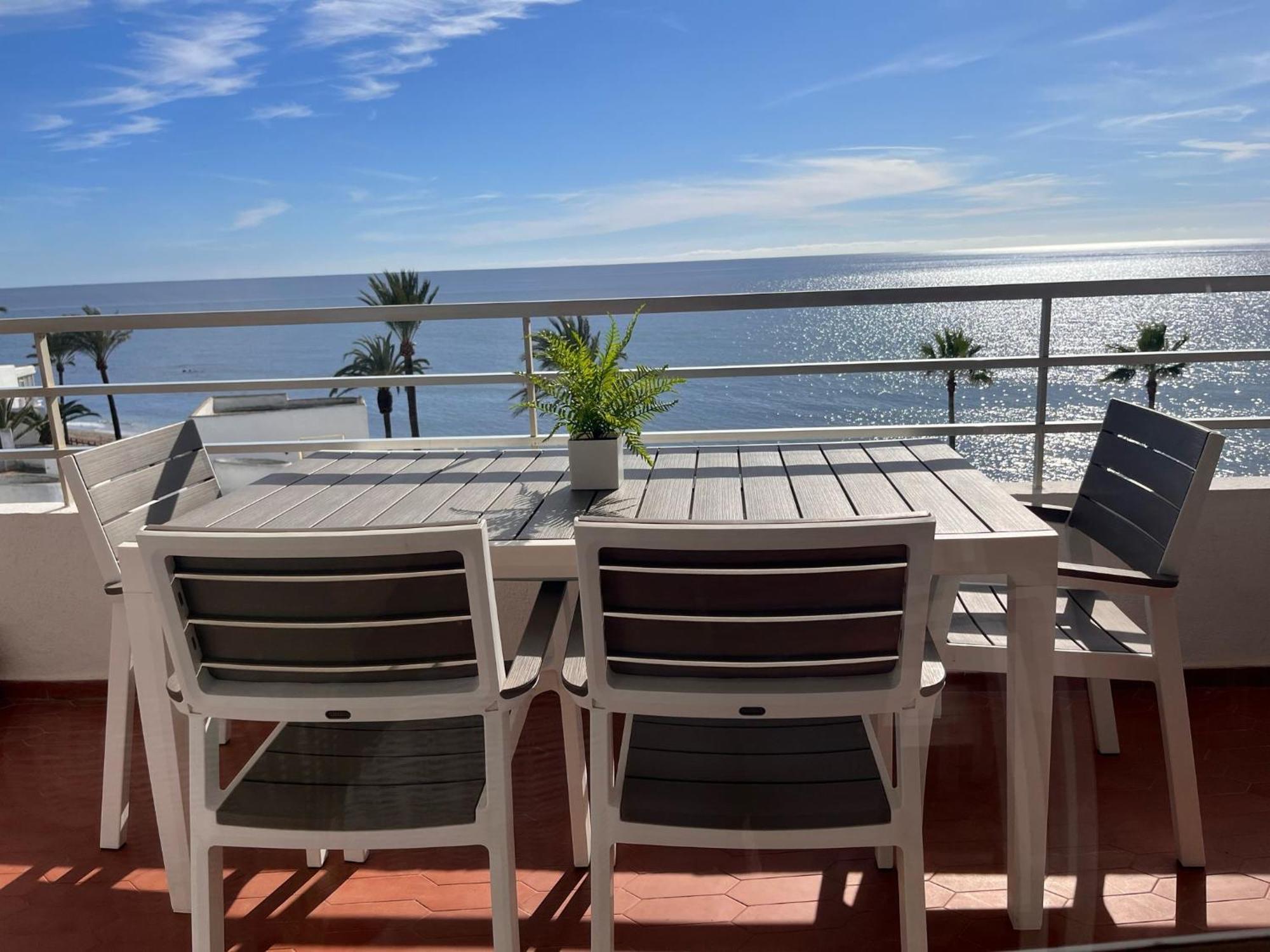 Primera Linea De Playa Marbella
